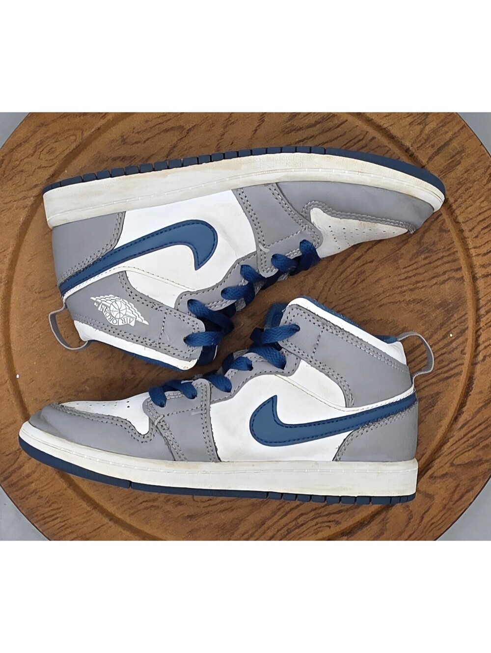 🔥 Nike Air Jordan 1 Mid GS Size 1Y Wolf Grey Blue White DQ8424-014 🔥